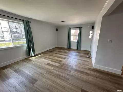 2206 44th St, Moline, IL 61265 photo 2