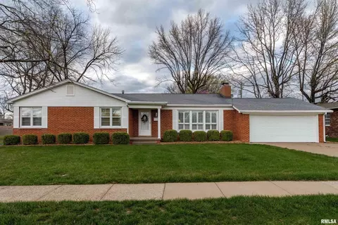 1506 W Malden St, Marion, IL 62959