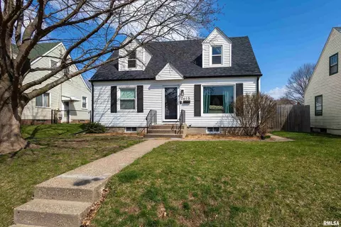 2615 Pacific St, Davenport, IA 52804