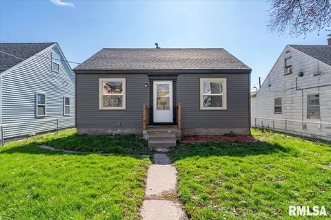 1123 Concord St, Davenport, IA 52802