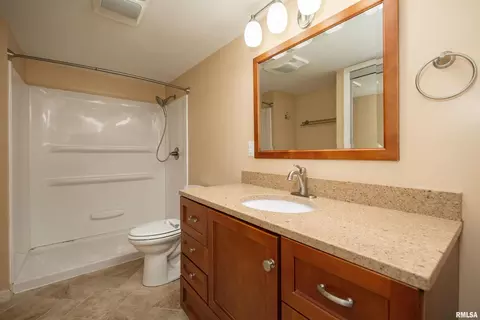 923 33rd Ave, Moline, IL 61265 photo 27