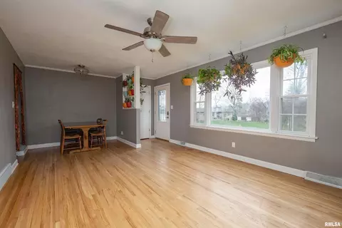 923 33rd Ave, Moline, IL 61265 photo 6