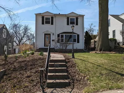 1119 Berg Pl, Davenport, IA 52804