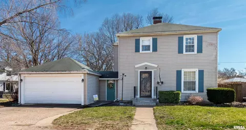 1 Westwood Ln, Clinton, IA 52732
