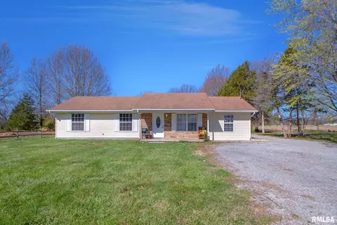 615 N Dent St, Carterville, IL 62918