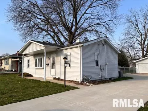 409 Dwight St, Kewanee, IL 61443 photo 2