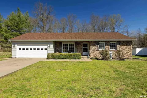 212 Patricia Ln, West Frankfort, IL 62896