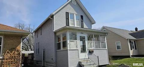 2006 3rd St, Moline, IL 61265 photo 4