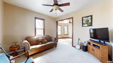 1925 15th St #A, Moline, IL 61265 photo 9