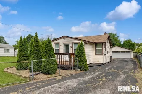 211 29th Ave, East Moline, IL 61244