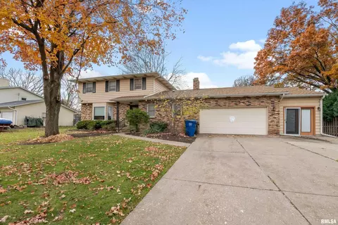 4520 Jersey Ridge Rd, Davenport, IA 52807