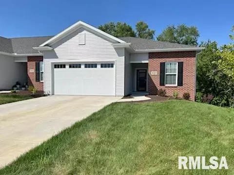 5665 Kristi Ln, Bettendorf, IA 52722
