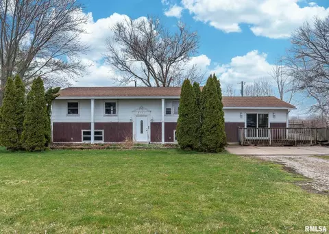 9100 N Liberty Rd, Maysville, IA 52773
