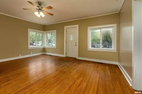 312 E Walnut St, Herrin, IL 62948 photo 3