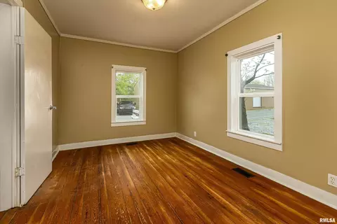 312 E Walnut St, Herrin, IL 62948 photo 5