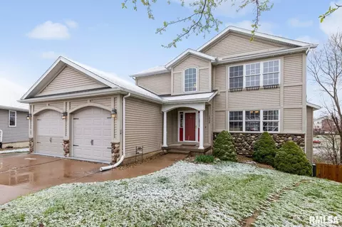 1808 Cobblestone Dr, Muscatine, IA 52761
