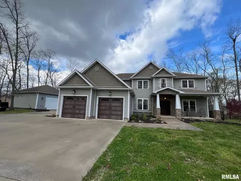 1915 S 27th St, Herrin, IL 62948
