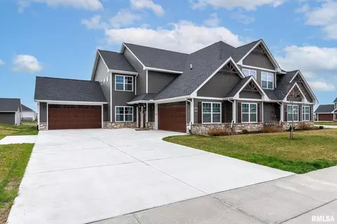 2955 Mary Leigh Dr, Bettendorf, IA 52722