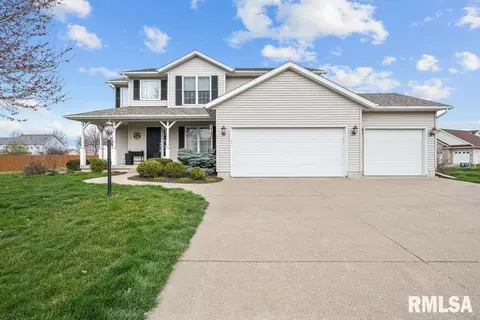 30 Nicholas Ct, Eldridge, IA 52748