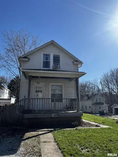 206 13th Ave, Moline, IL 61265