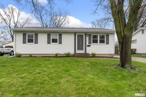 3327 Adams St, Davenport, IA 52807