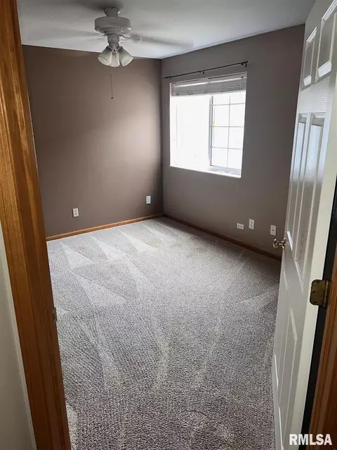 205 E Price St #102, Eldridge, IA 52748 photo 21