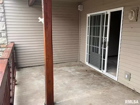 205 E Price St #102, Eldridge, IA 52748 photo 5