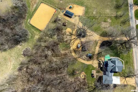 1350 23rd Ave N, Clinton, IA 52732