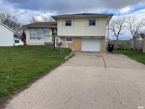 5310 28th Ave, Moline, IL 61265