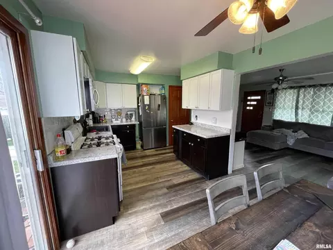 5310 28th Ave, Moline, IL 61265 photo 9