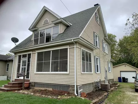 115 N 3rd St, Cambridge, IL 61238