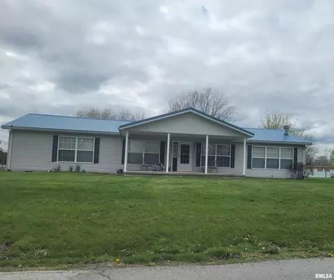 208 S Augusta Rd, Clayton, IL 62324