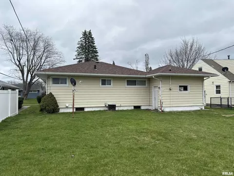 610 16th St, Silvis, IL 61282 photo 3