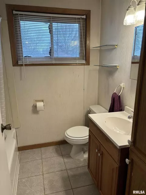 610 16th St, Silvis, IL 61282 photo 9