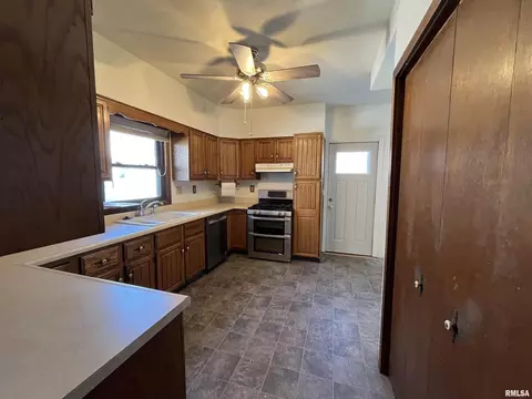 429 19th Ave, Moline, IL 61265 photo 6