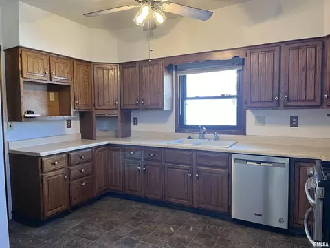 429 19th Ave, Moline, IL 61265 photo 7