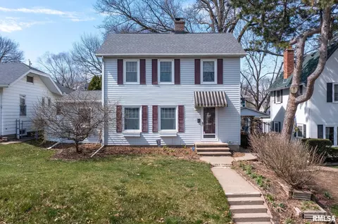 2414 Scott St, Davenport, IA 52803