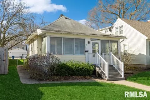 1111 E Garfield St, Davenport, IA 52803