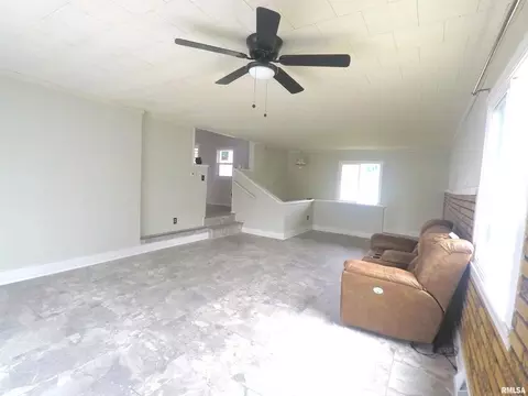 2421 15th St, Moline, IL 61265 photo 7