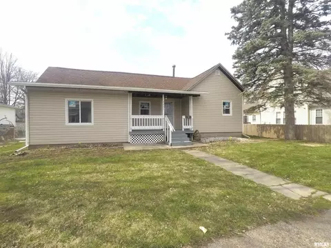 2421 15th St, Moline, IL 61265
