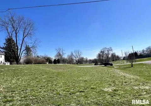 204 3rd St, Matherville, IL 61263