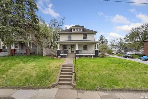 933 W Locust St, Davenport, IA 52804