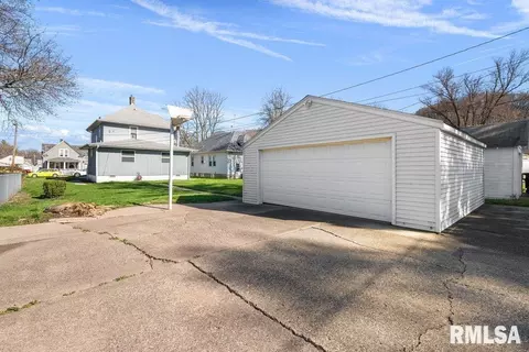 417 41st St, Moline, IL 61265 photo 7