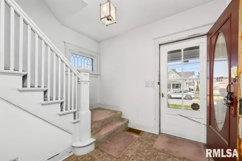 417 41st St, Moline, IL 61265 photo 8