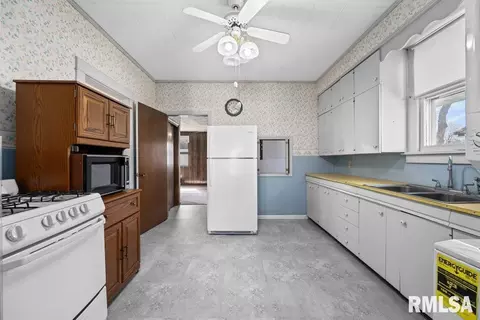 417 41st St, Moline, IL 61265 photo 13