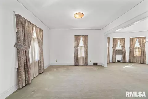 417 41st St, Moline, IL 61265 photo 9