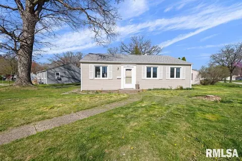 3711 13th Ave, Moline, IL 61265