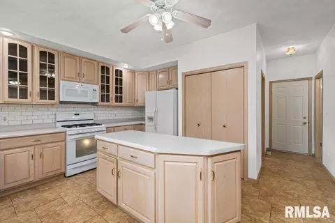7606 35th Ave, Moline, IL 61265 photo 9