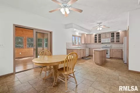 7606 35th Ave, Moline, IL 61265 photo 8