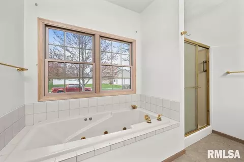 7606 35th Ave, Moline, IL 61265 photo 24